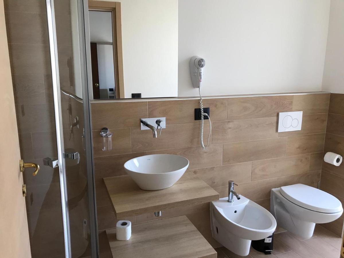 Riva Reno 4 Rooms Болонья Екстер'єр фото