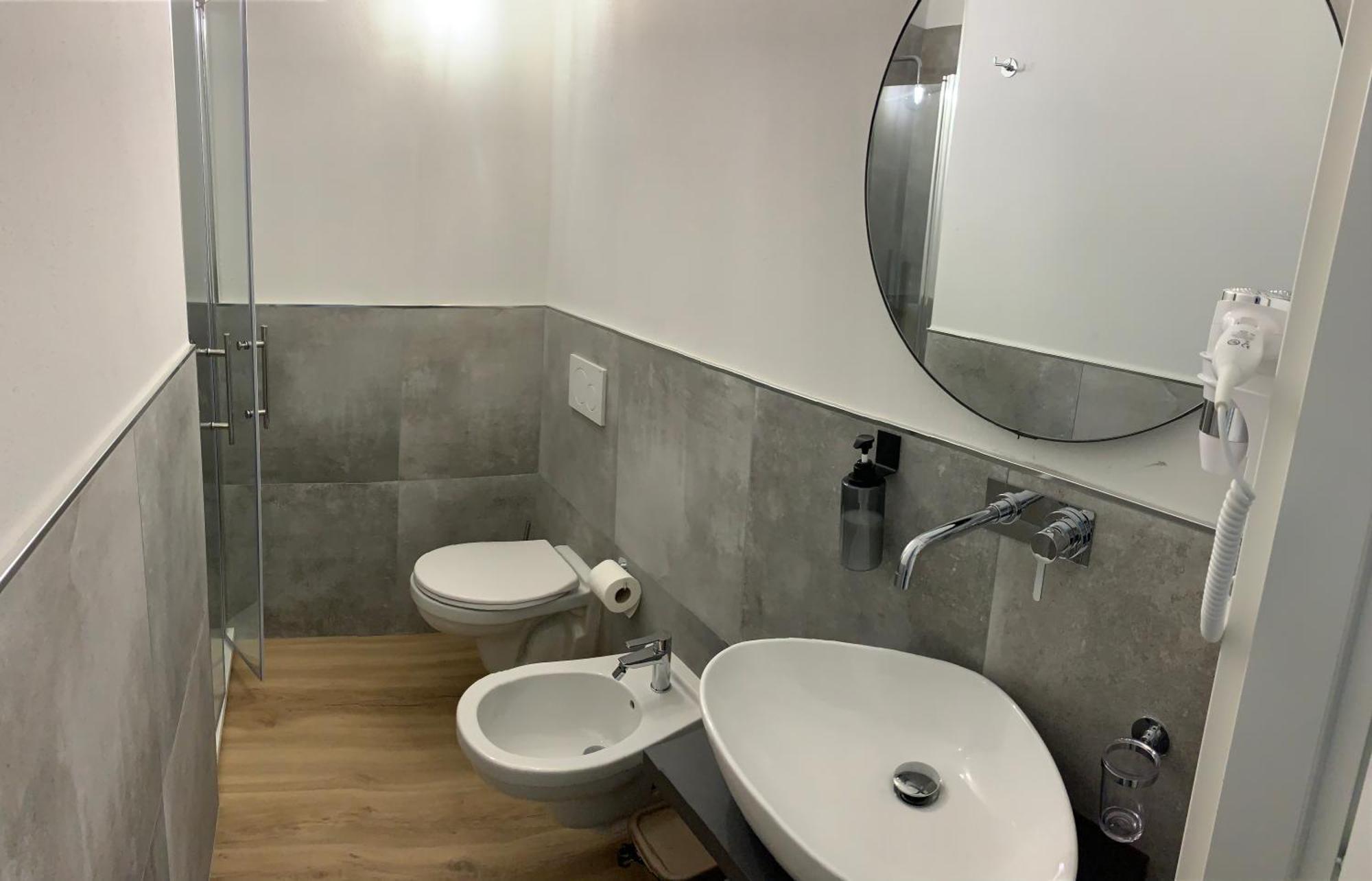 Riva Reno 4 Rooms Болонья Екстер'єр фото